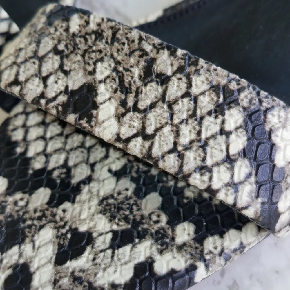 Vince Camuto Snake Print Embossed Open Toe Sandals size 8 - Picture 8 of 16